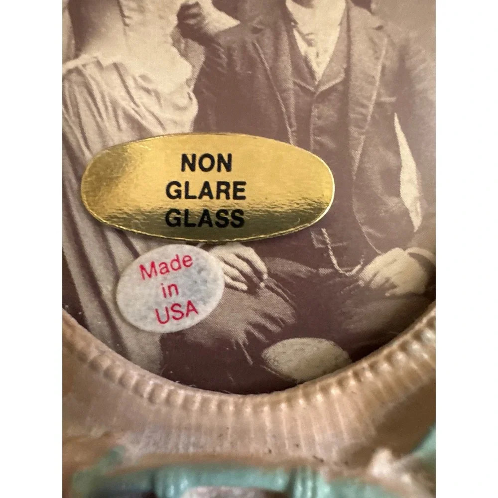 Vintage Bird and Floral Oval Picture Frame Non Glare Glass Made in USA Cream 5
